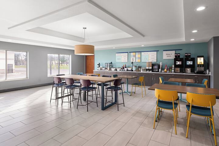 Breakfast/Coffee Service 54 of 73