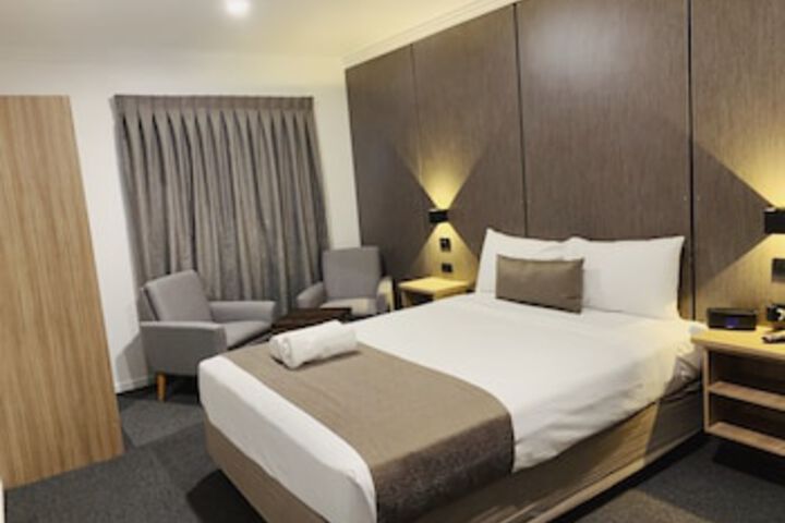 Room 70 of 132