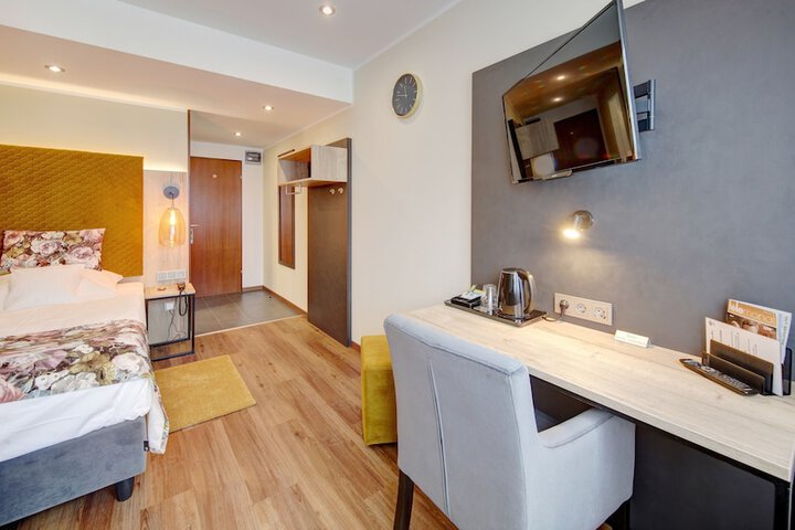 Room 32 of 113
