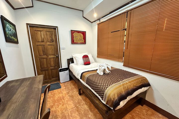 Room 49 of 86