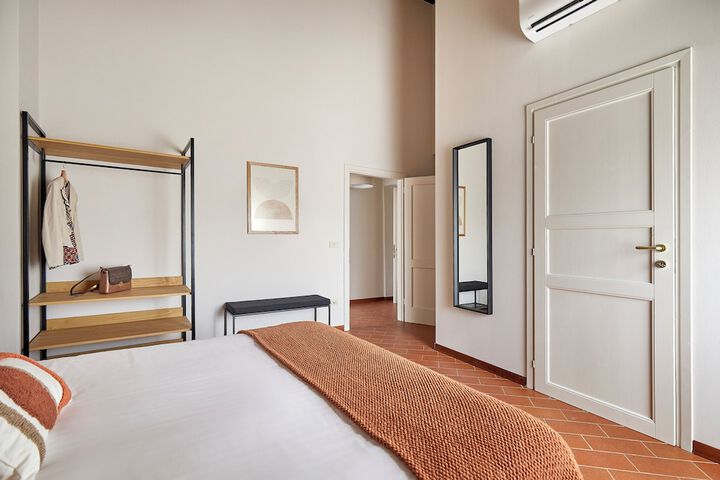 Room 25 of 95