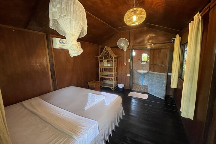 Room 7 of 77