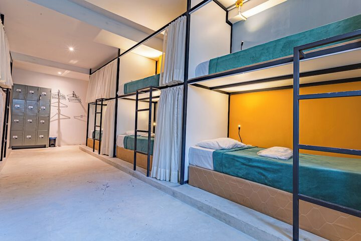 Room 7 of 33