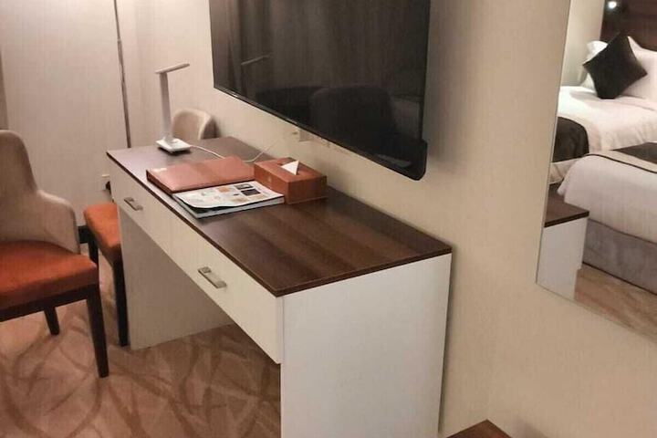 Room 11 of 52