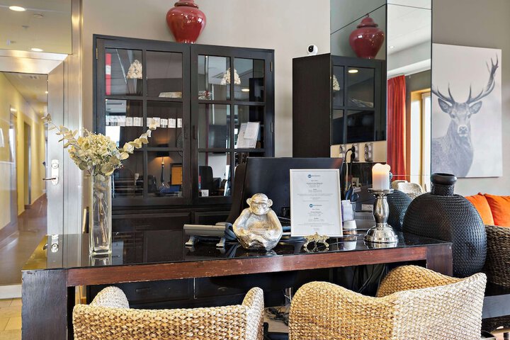 Entrance & Lobby