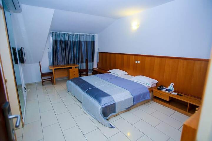 Room 9 of 51