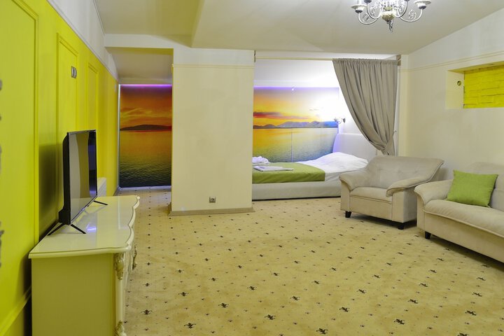 Room 1 of 27