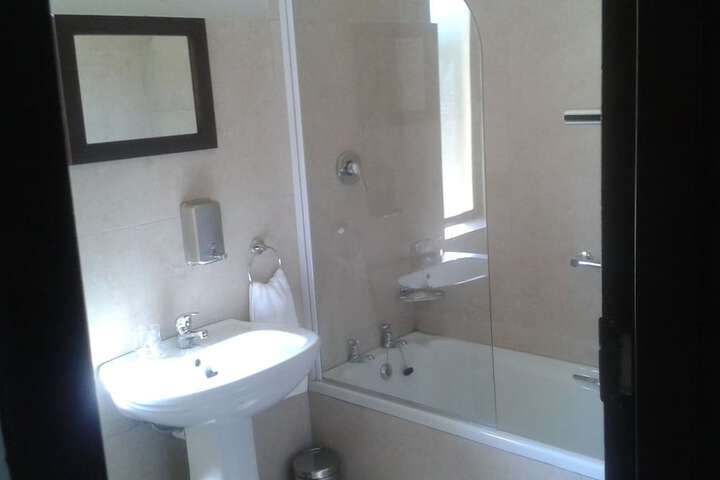 Room 21 of 34