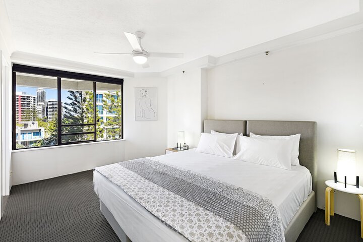 Room 9 of 105