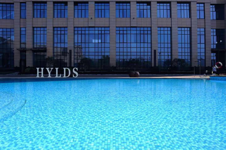 Pool 4 of 7