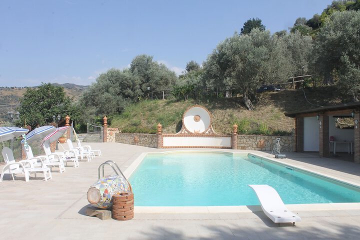 Pool 64 of 131