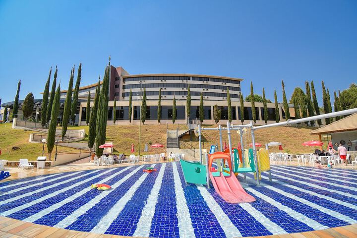 Pools & Facilities