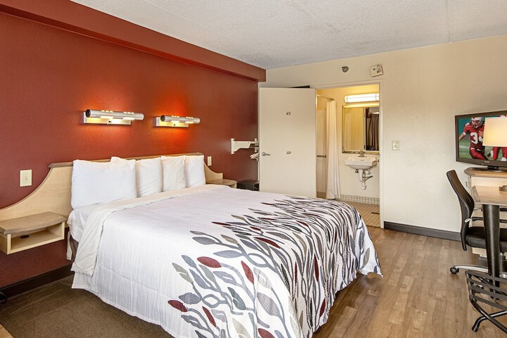 Standard | King Bed (12 of 20)