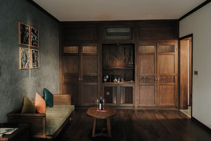 Room 23 of 63