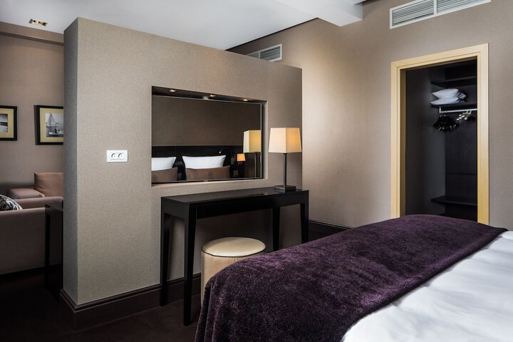 Room 19 of 141
