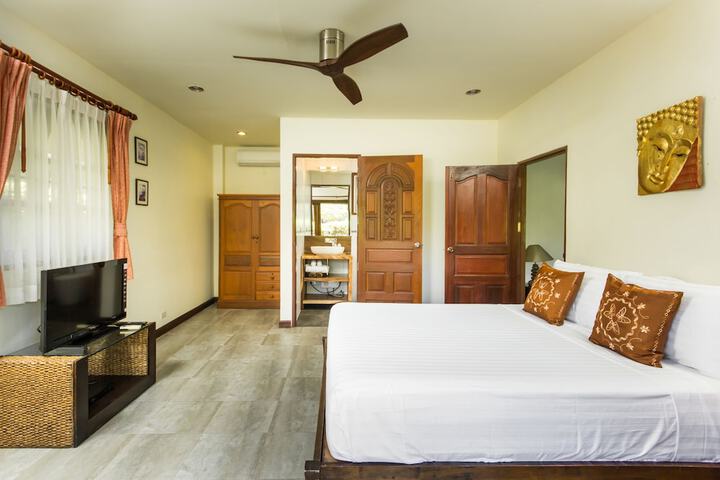 Room 6 of 282
