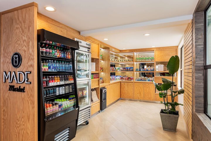 Snack bar