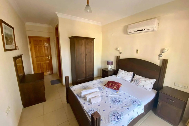 Room 4 of 21