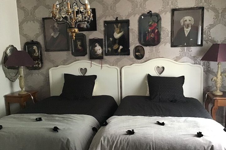 Room 6 of 15