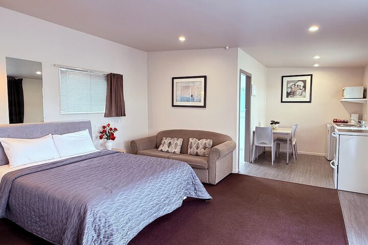 Room 6 of 52