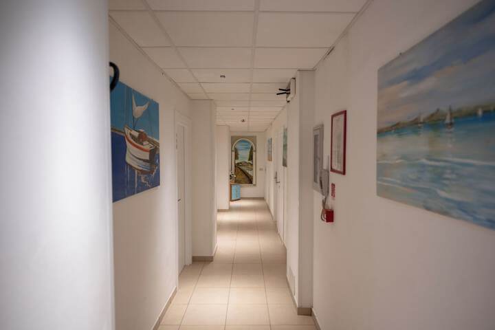 Ballroom/Hall 13 of 21