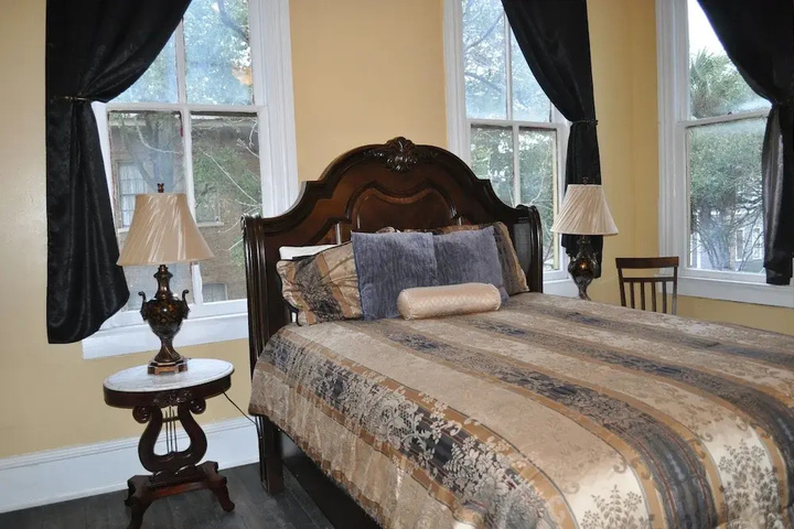 Room 5 of 21
