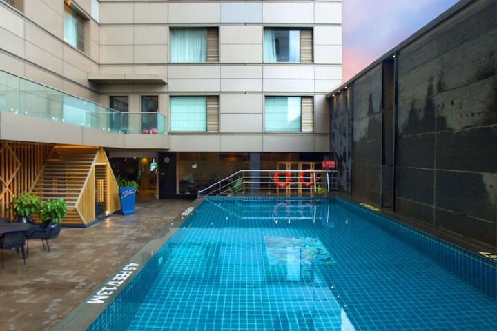 Pool 42 of 113