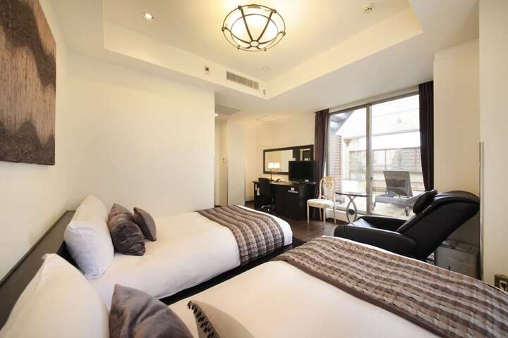 Room 6 of 42
