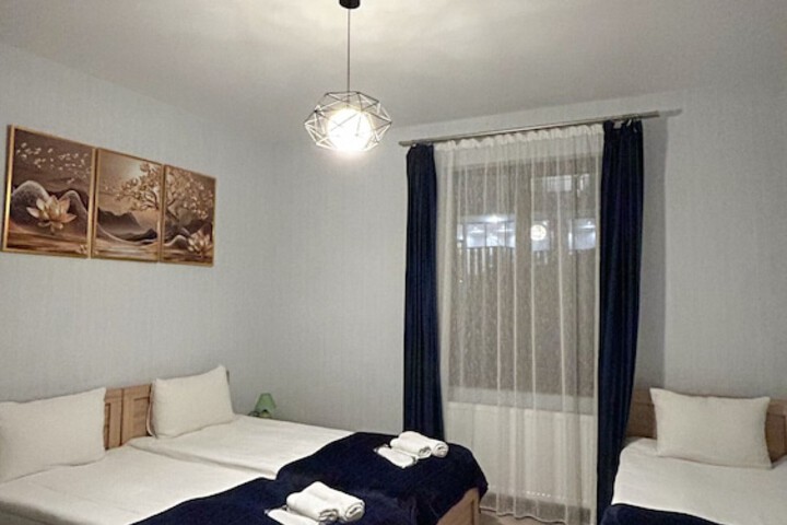 Room 7 of 72