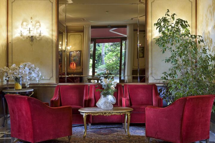 Guest Lobby