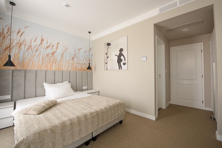 Room 14 of 28