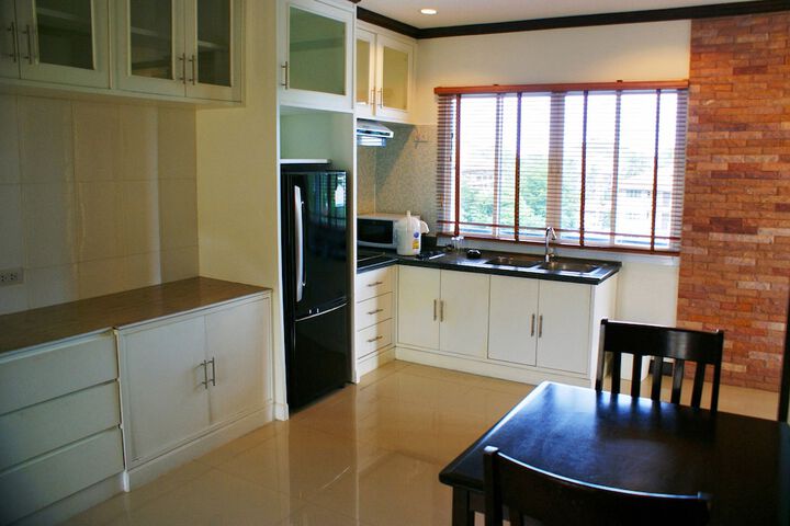 Room 4 of 105