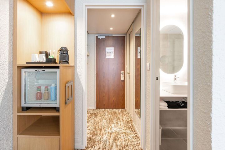Room 25 of 125