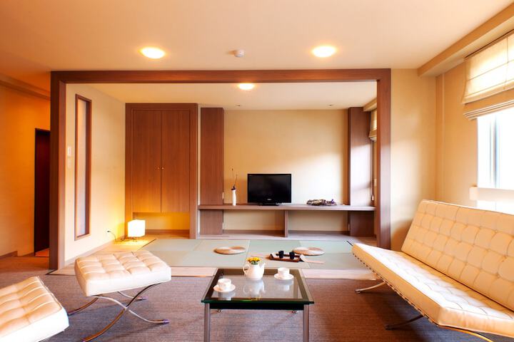 Room 7 of 111