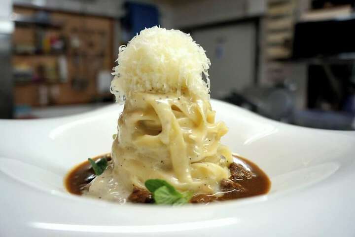 Dining 42 of 75