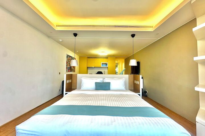Room 25 of 60