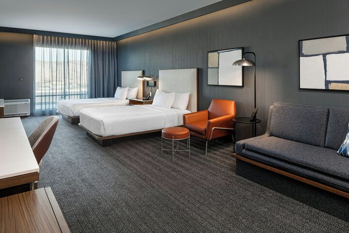 Room 10 of 63