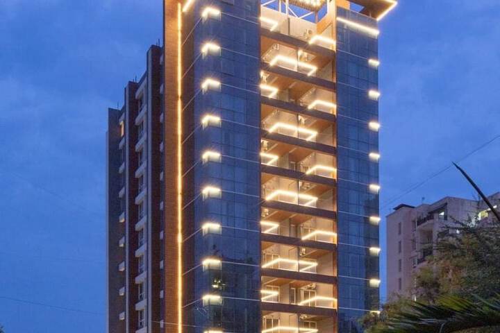 AR Suites Jewels Royale