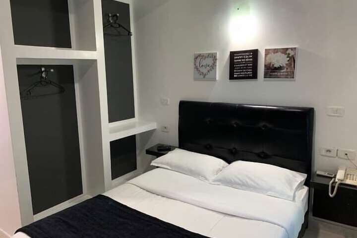 Room 11 of 23