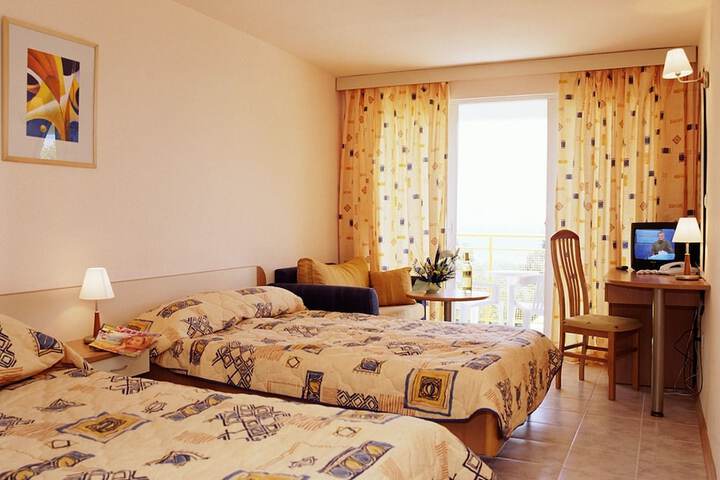 Room 3 of 42