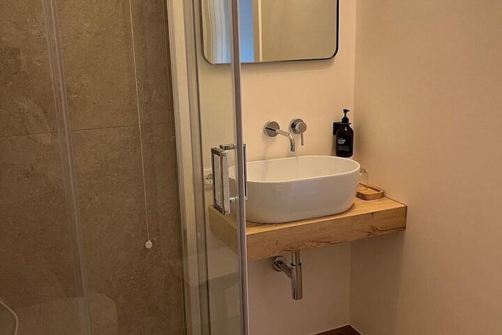 Room 15 of 22