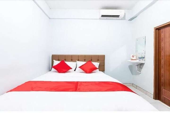 Room 4 of 10