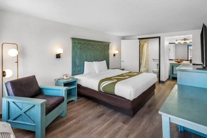 Room 21 of 35