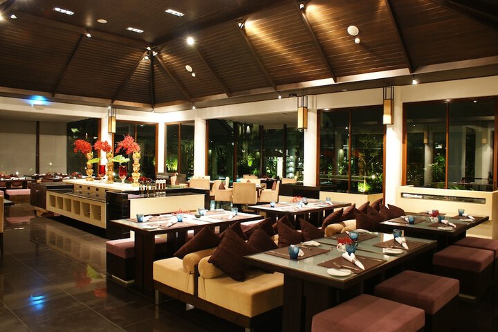 Dining 46 of 64