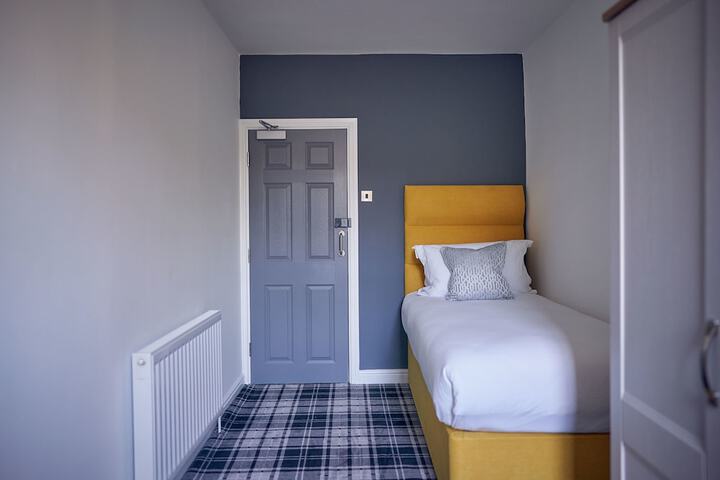 Room 11 of 39