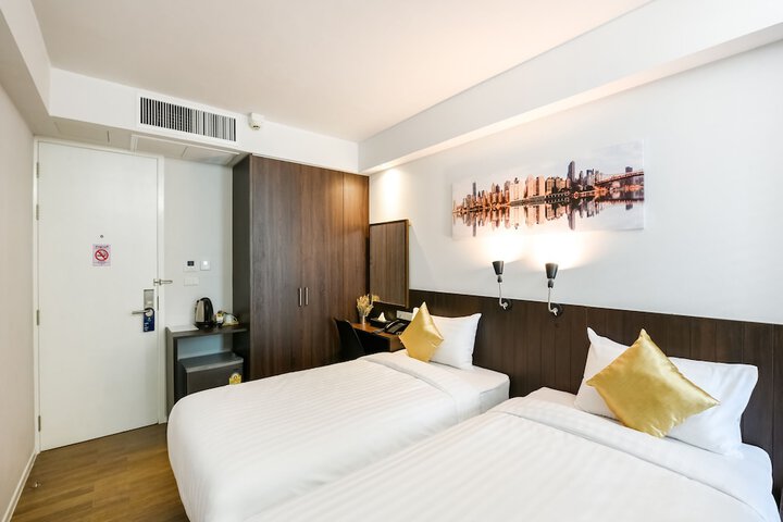 Room 15 of 26