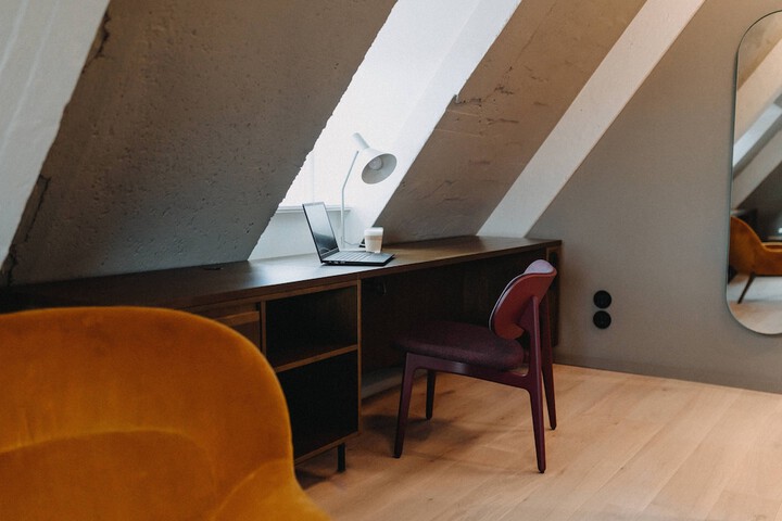 Room 7 of 42