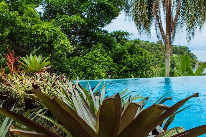 Pools & Facilities
