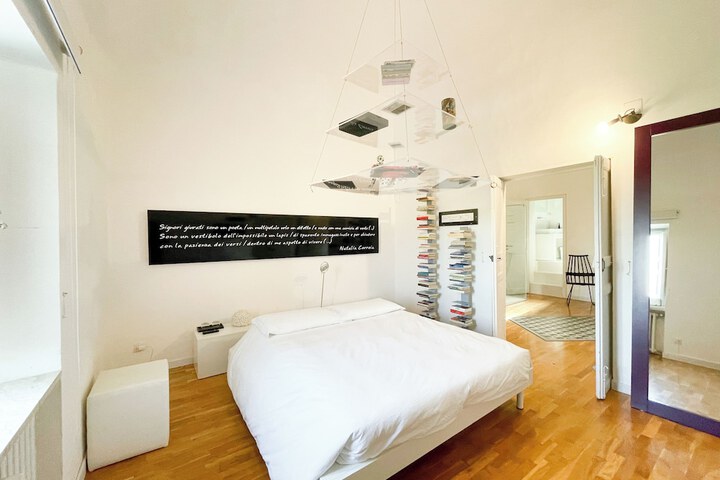 Room 28 of 85
