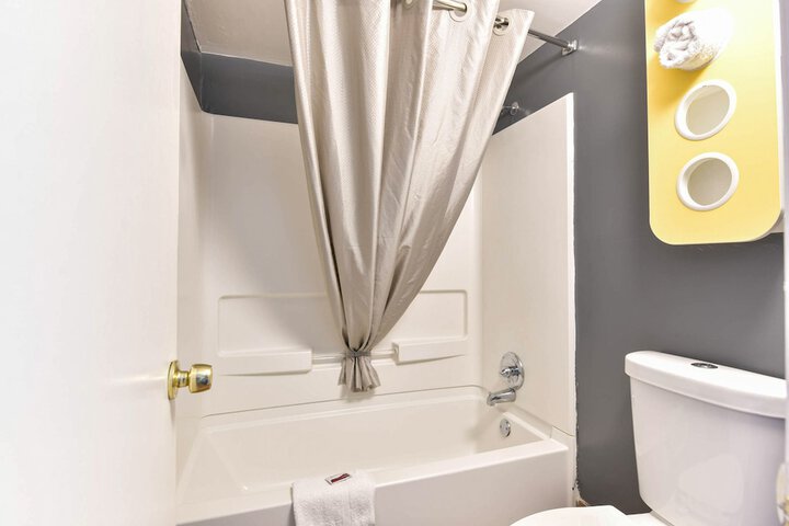 2 Queen Beds (9 of 13)